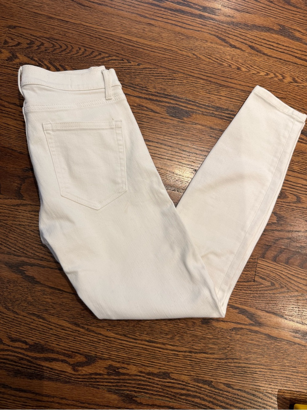 WHITE SKINNY JEANS WITH STRETCH